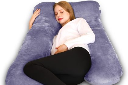 Chilling Home U-shaped pregnancy pillow with removable cover, designed for maternity comfort and full-body support