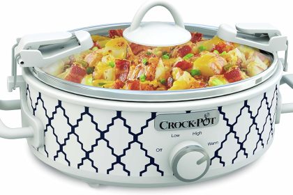 Crockpot 2.5-Quart Casserole Crock Cooker — perfect for casseroles, stews, and slow-cooked meals.