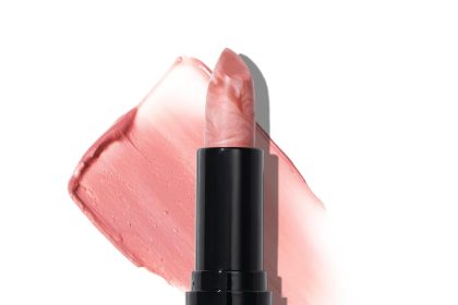 Laura Geller New York Lightweight Foundation – Smooth, natural coverage foundation with a radiant finish, currently 50% off for Cyber Monday.